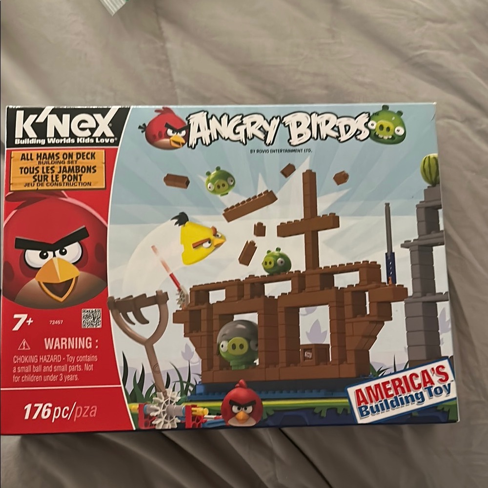 Angry Birds Building Set - All Hams on Deck - 176 pieces…Damaged Box